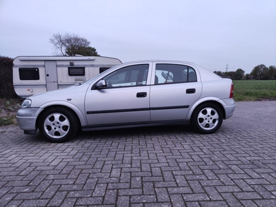 Opel Astra 1.4 benzine automatisch met weinig km