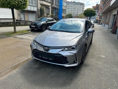 Toyota corolla sedan benzine/hybride 53dkm