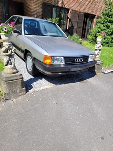 Audi 100 QUATTRO