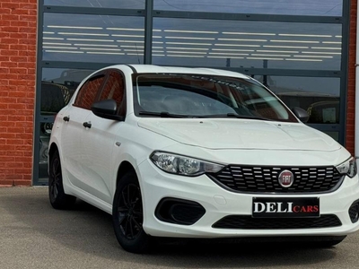 Fiat Tipo 1.4i Climatisation Siege Chauffant Bluetooth Pdc