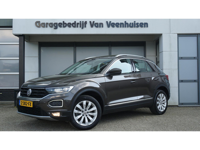 Volkswagen T-Roc 1.5 TSI 150pk DSG Sport Pano.Dak LED Keyless Virtual Cockpit 17inch LM A-Camera DAB 1e Eigenaar *Black Oak Brown metallic* 75431km!