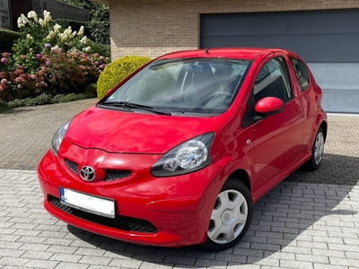 TOYOTA AYGO * AIRCO * 1.0 VVTI * CARNET * ESSENCE *