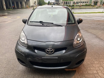 TOYOTA Aygo van 2011 benzine 1.0 cc euro5 zeer proper ,AUX,