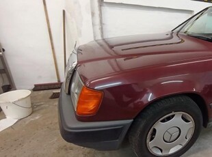 Mercedes E200 W124 van 1989