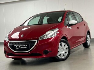 Peugeot 208 1.4 HDI 70 CV ! 1ere MAIN ! (bj 2015)