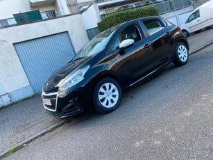 Très Belle Peugeot/208/1,0cc/airco/90,000km/parfaite/etat