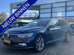 Volkswagen Passat Variant 1.5 TSI 150 pk Elegance Panoramadak Led Matrix ACC Camera Parkeersensoren Chroom Pakket Stoelverwarming 1/2 Leder Alcantara NL Auto 1e Eigenaar