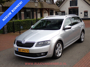 Škoda Octavia Combi 2.0TDI Elegance Businessline LEER/NAVI/DAB/TREKHAAK