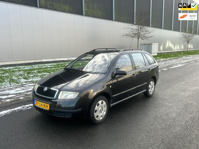 Skoda Fabia Combi 1.4-16V Comfort 1 Jaar apk/ Elek pakket/ Stuurbekrachtiging