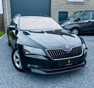 Skoda Superb Combi / Cruise / Navi / Camera / PDC / Garantie