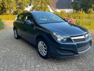 Opel Astra 1.4 benzine 88000km Airco. Gekeurd