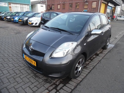 Toyota Yaris 1.0 VVTi Cool airco apk 1.25