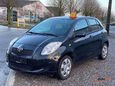 Toyota Yaris 1.3i VVT-i 16v Luna