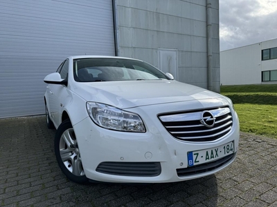 Opel Insignia Edition 1.6i Benzine Euro 5 (bj 2011)