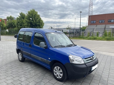 Citroen Berlingo 1.4i Benzine 5-plaats gekeurd met carpass