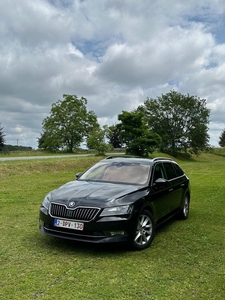 Skoda Superb 1.6 tdi FULL OPTIONS