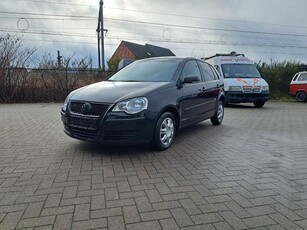 Volkswagen polo 1.2 benzine uit 2007 met 200.000km 4deurs