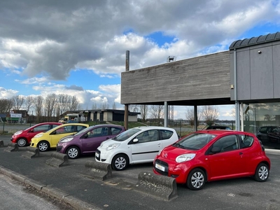 5 stuks op stock van de Citroen C1 en de 107 met weinig km e