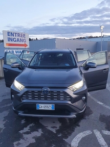 TOYOTA RAV4 2022 27500€