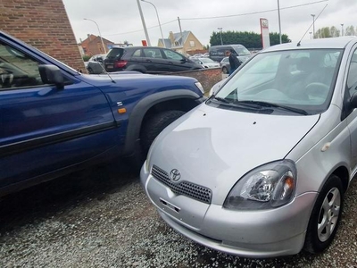 Toyota yaris 1.3 benzine 141000 km 2001 klaar om geregistree