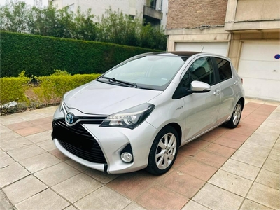 TOYOTA YARIS 1.5i VVT-i HYBRID „PANORAMISCH , leder”