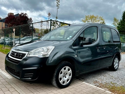 Peugeot Partner 1.6 diesel AUTOMAAT bj 2015