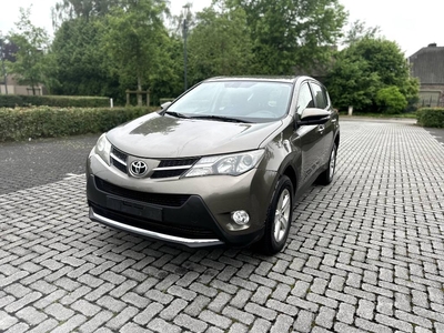 ToyotaRAV 4 2.0 D-4D CAMERA NAVI 2015 met schade