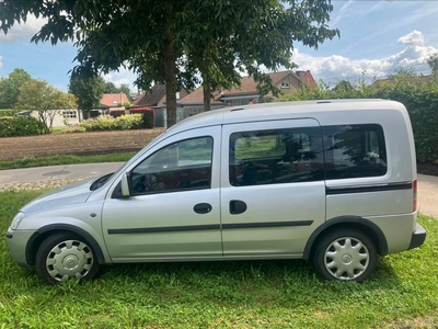 Opel combo 1.3cdti diesel uit 2008. 237000km.