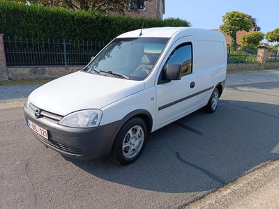 OPEL COMBO 1.7D BJ 2002 274.000KM GEKEURD VOOR VERKOOP