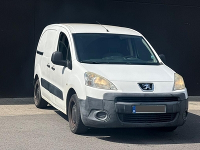 Peugeot partner 2011 1.6 diesel 200.000km 1deel van papier