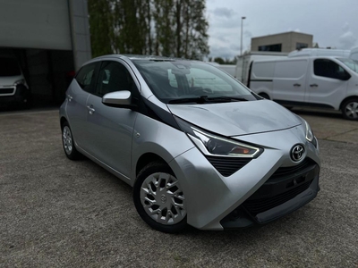 TOYOTA AYGO X-Play 1.0 VVT-i 82191.KM KEURUNG EN CAR PASS ok