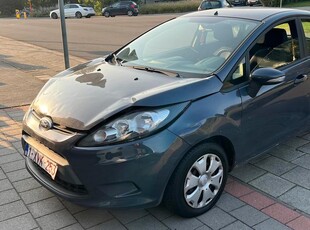 Ford fiesta accidenté EXPORT