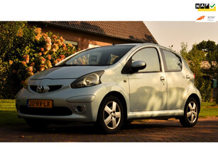 Toyota Aygo 1.0-12V Sport 5 DEURS AIRCO, IJKOUD. APK 24 Sept 2025