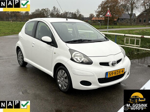 Nette Toyota Aygo Xcite White 5 Deurs Airco Nap leder velgen