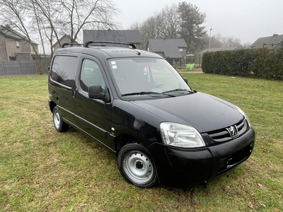 Peugeot partner 1.6 HDI lichte vracht gekeurd 2400€!!