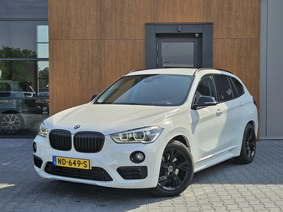 BMW X1 sDrive20i | Leder | Xenon | Sportstoelen | Org. NL