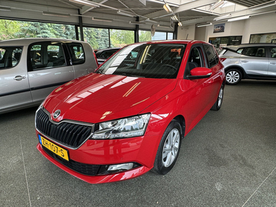 Škoda Fabia 1.0 TSI Style 95 pK 1e eigenaar | Navigatie | Trekhaak | Climatronic | Cruise Control | Lichtmetalen velgen |