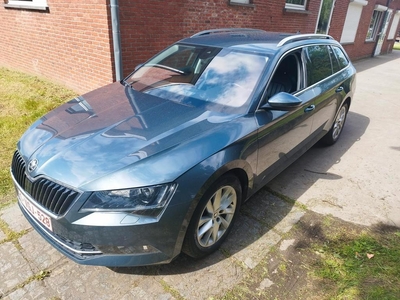 Skoda Superbe benzine 89000km