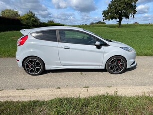 Ford Fiesta ST200 2016