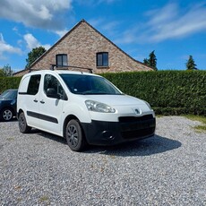 Peugeot partner nieuwe distributie... 90 pk /2zits