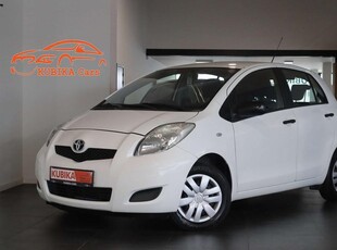 Toyota Yaris 1.0i VVT-i Natura 5deurs benzine * (bj 2010)