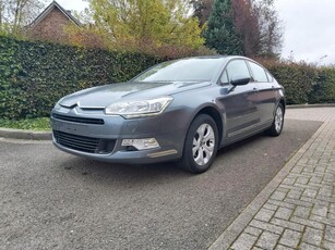 Voiture très économique : Citroën C5 1.6 eHdi d'année 2012