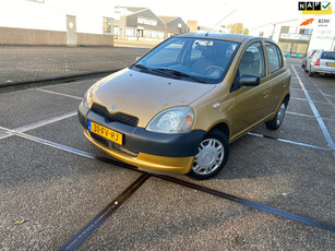 Toyota Yaris 1.0-16V VVT-i Terra/5drs/nap/1jaar apk/ dealeronderhouden/ trekhaak.