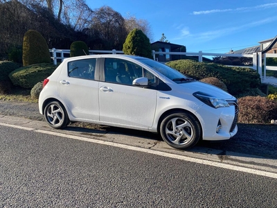 Toyota Yaris 1.5 Hybride AUTOMATIQUE (bj 2015, automaat)