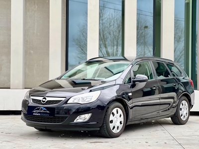 Opel Astra /2011 benzine - 139000km - perfect staat