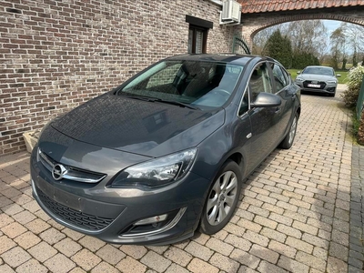 Opel Astra • Sedan • 1.7 Diesel • Facelift • 144.000KM •