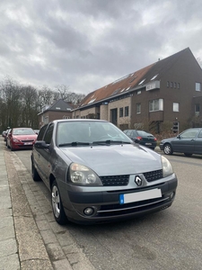 Renault clio 1.2 benzine