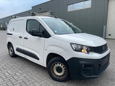 Peugeot Partner 1,2 benzine Lichte Vracht 3 zit 1J GARANTIE