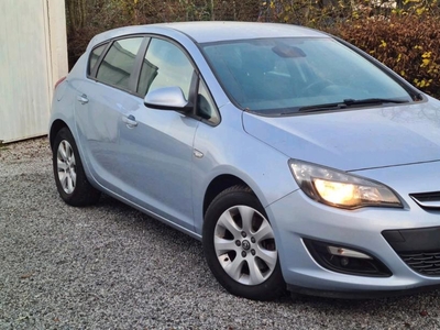 Opel astra 17cdti an2014.185mkm 1prop 4999€ CTOK