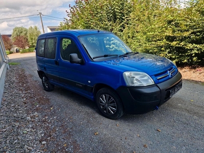 Citroën berlingo 1.4i benzine 5 zitplaatsen